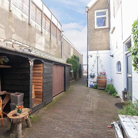 De Kapiteinshut Aan De Rivier Met Xl Ligbad En Sauna Lekkerkerk المظهر الخارجي الصورة