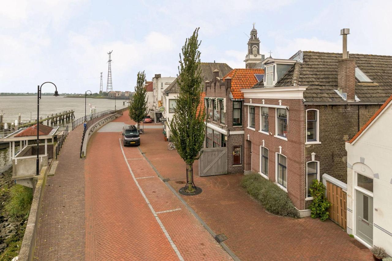 De Kapiteinshut Aan De Rivier Met Xl Ligbad En Sauna Lekkerkerk المظهر الخارجي الصورة