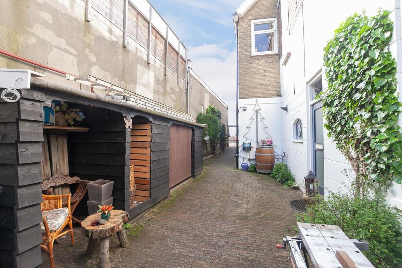 De Kapiteinshut Aan De Rivier Met Xl Ligbad En Sauna Lekkerkerk المظهر الخارجي الصورة